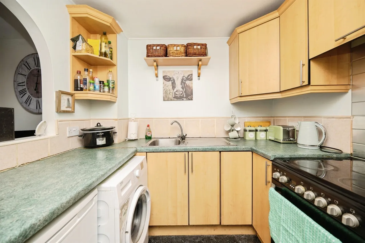 Ely Close, Rowley Regis, B65, photo 2