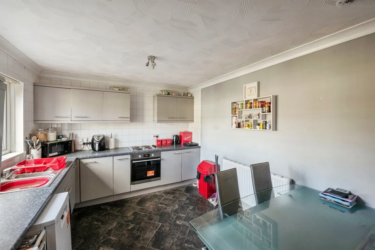 Broadwater Drive, Dunscroft, DN7, photo 5