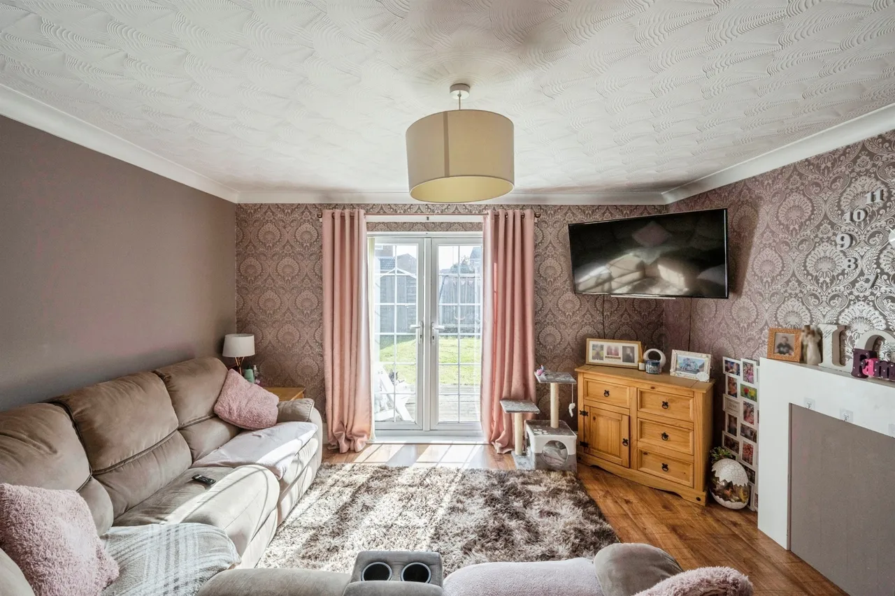 Broadwater Drive, Dunscroft, DN7, photo 2