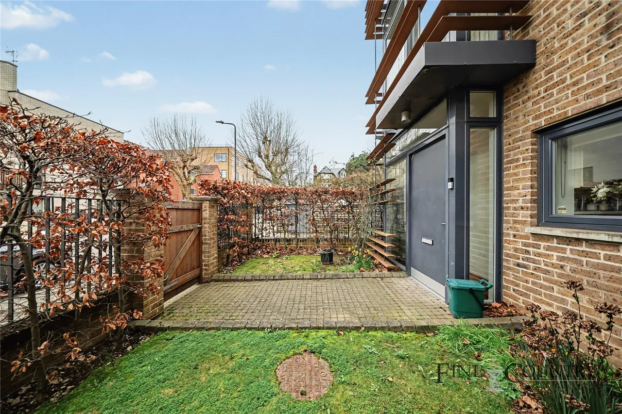 Treetop Mews, London, photo 4