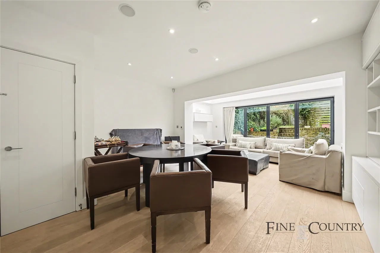 4 bed house for sale, Treetop Mews, London