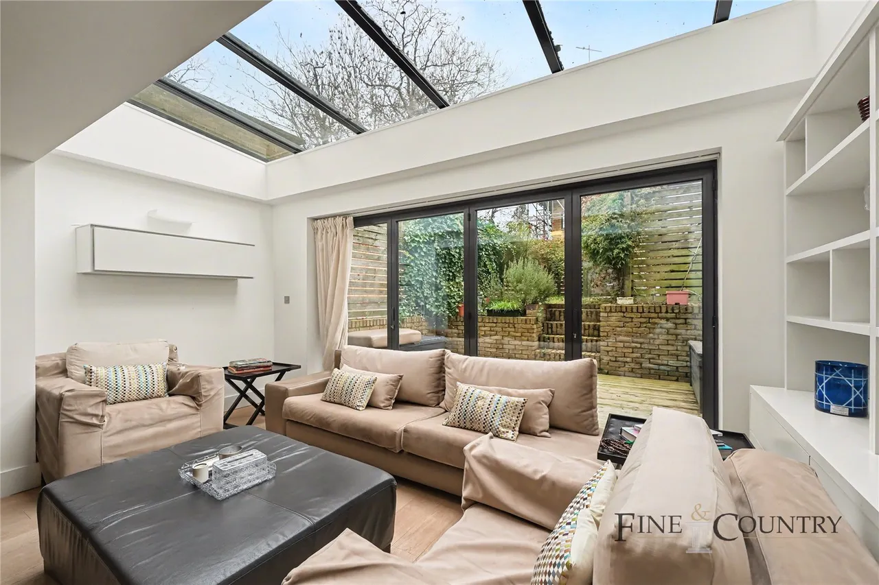 Treetop Mews, London, photo 2
