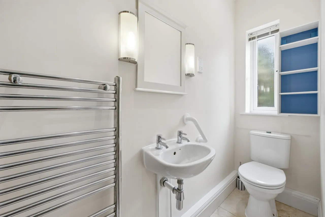Claremont Avenue, Marple, SK6, photo 14