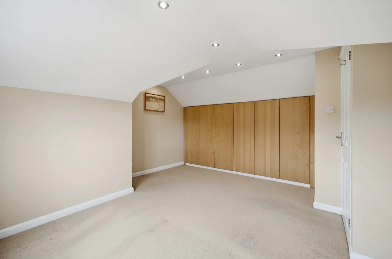 Claremont Avenue, Marple, SK6, photo 16