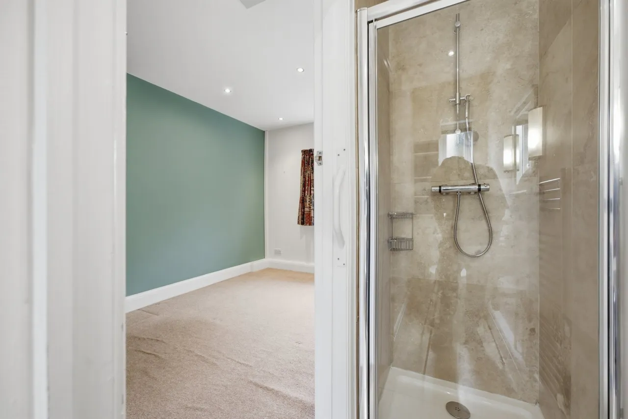 Claremont Avenue, Marple, SK6, photo 12