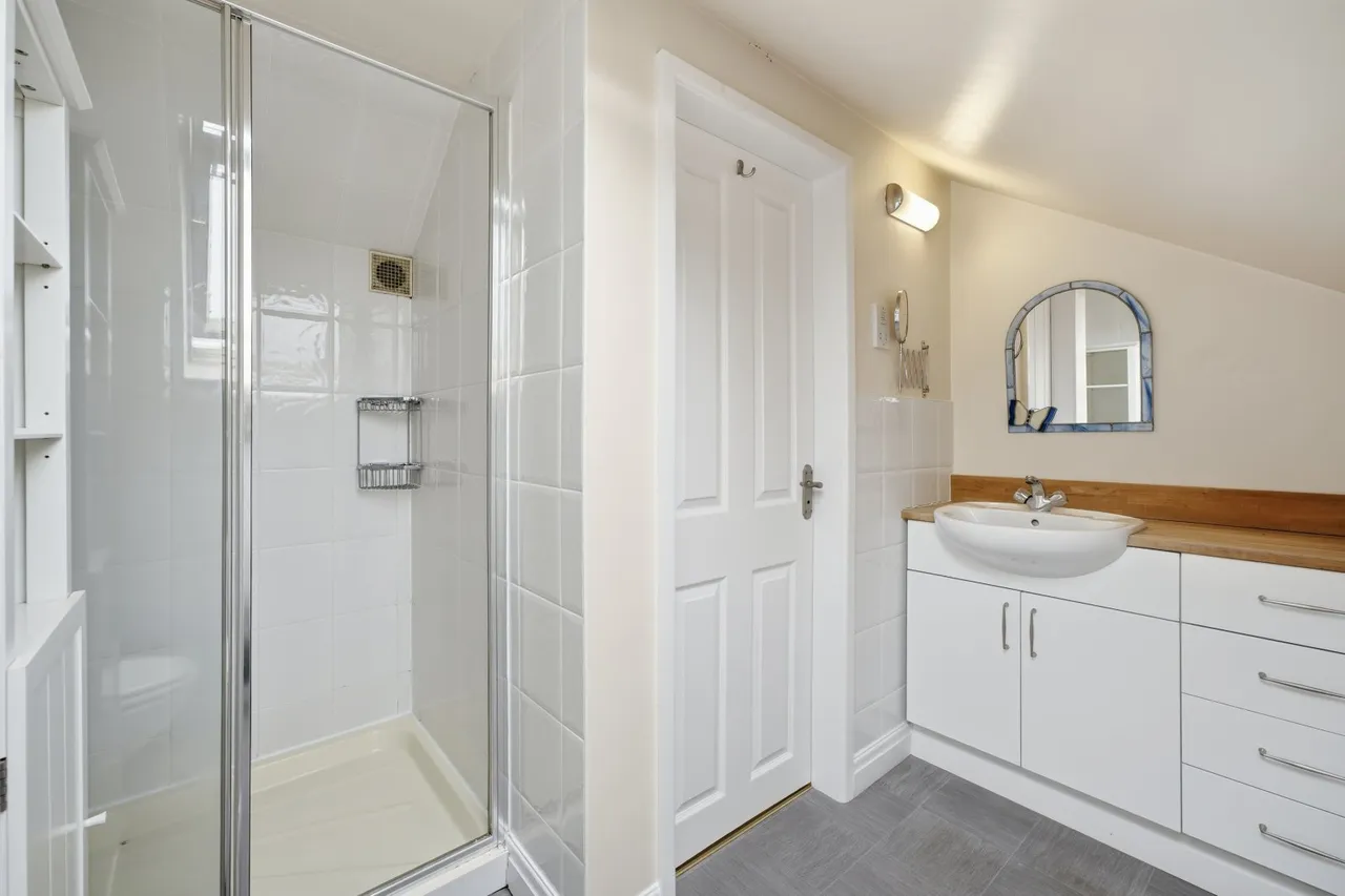 Claremont Avenue, Marple, SK6, photo 18