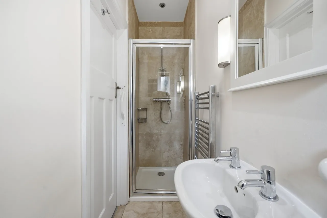 Claremont Avenue, Marple, SK6, photo 13