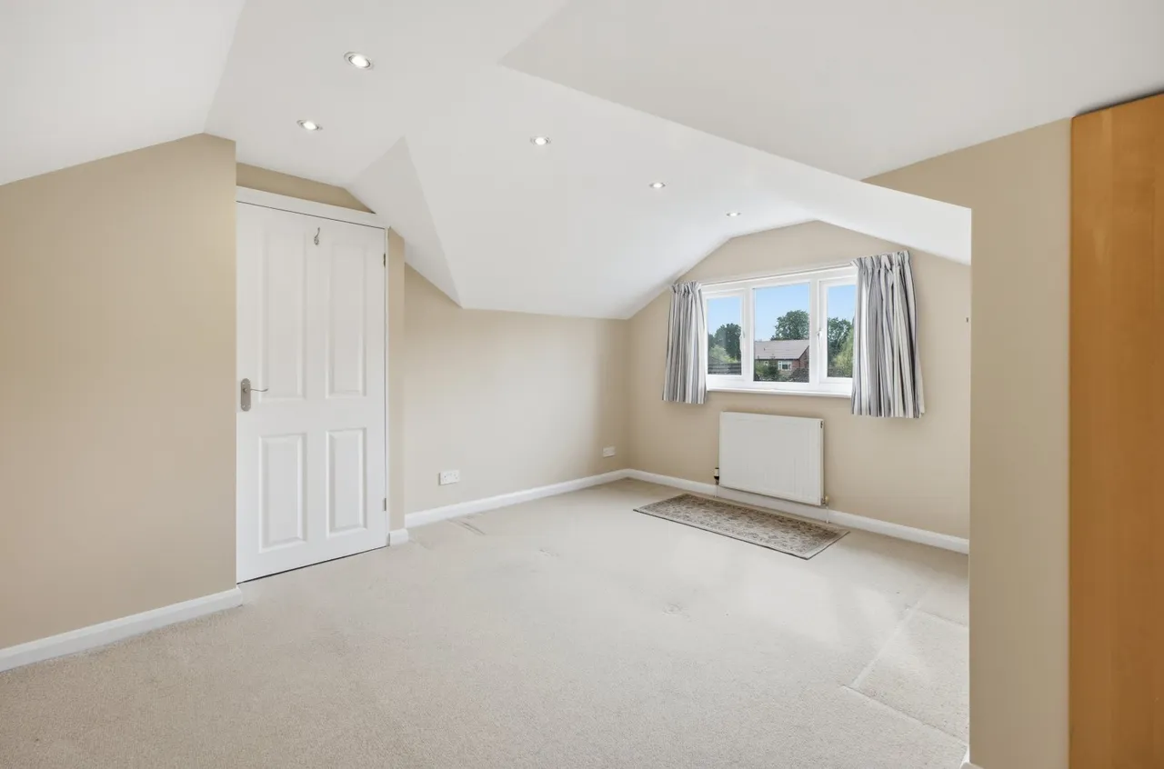 Claremont Avenue, Marple, SK6, photo 15