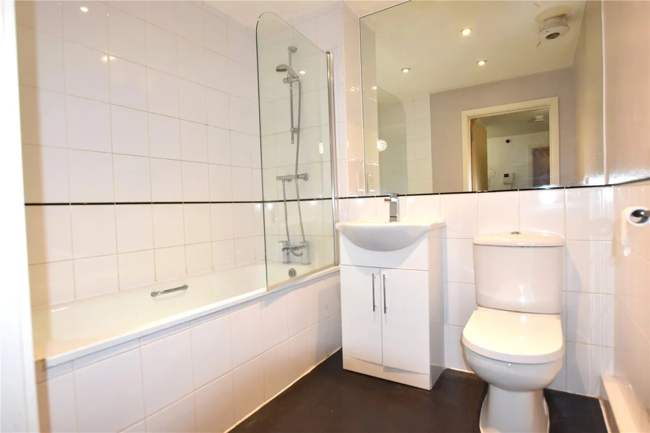 Brighton Road, Purley, CR8, photo 11