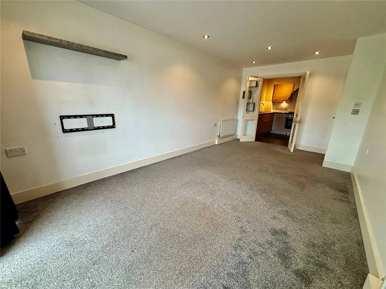 Brighton Road, Purley, CR8, photo 3