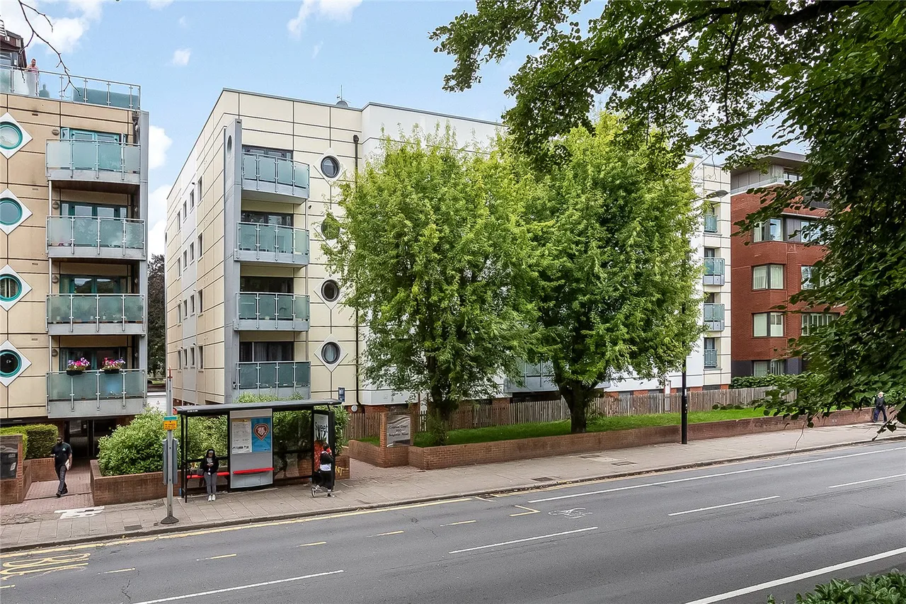 Brighton Road, Purley, CR8, photo 13