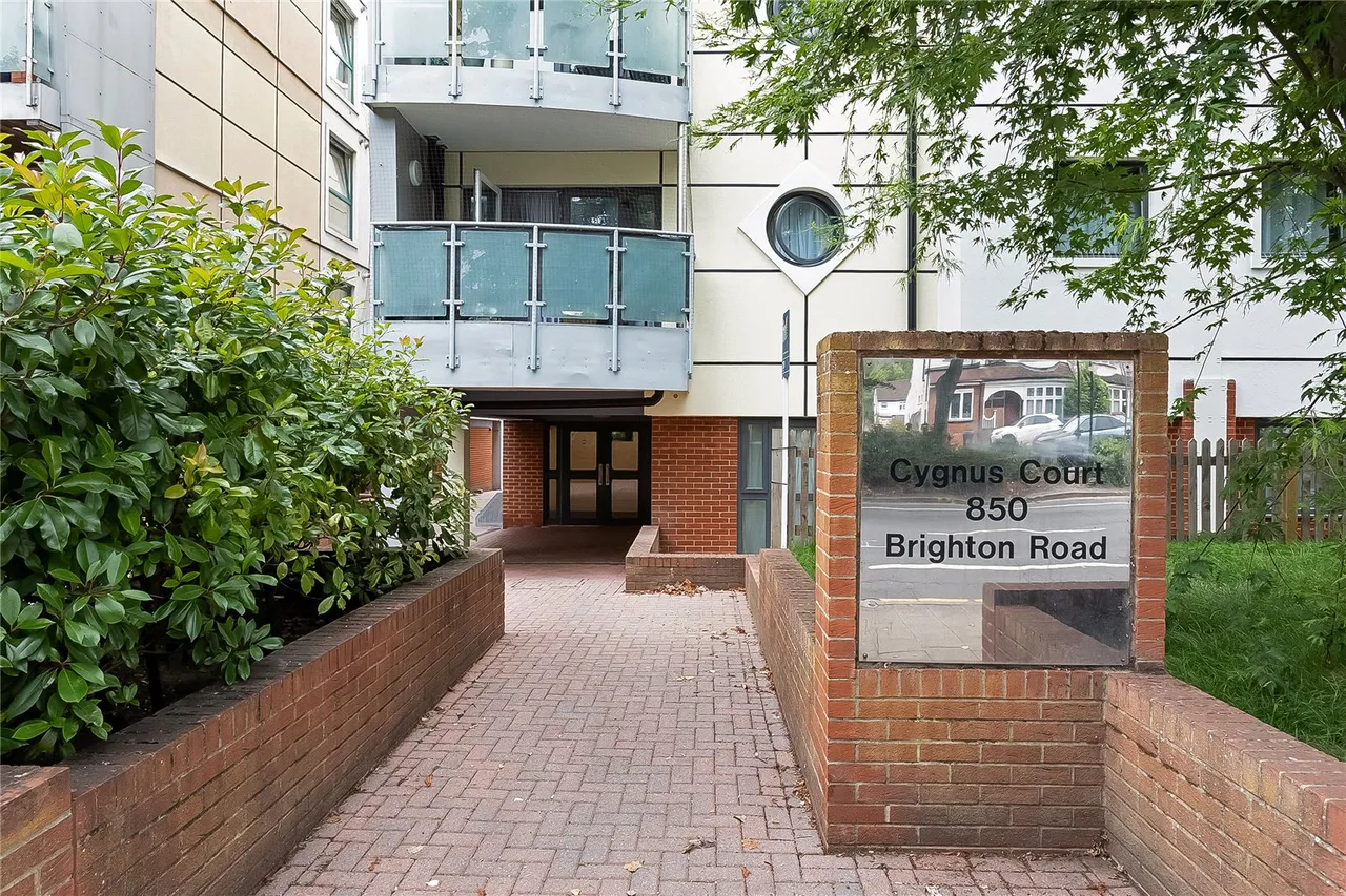 Brighton Road, Purley, CR8, photo 10