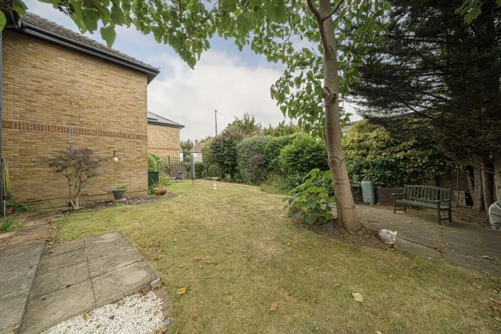 Priory Walk, Sunbu, photo 5