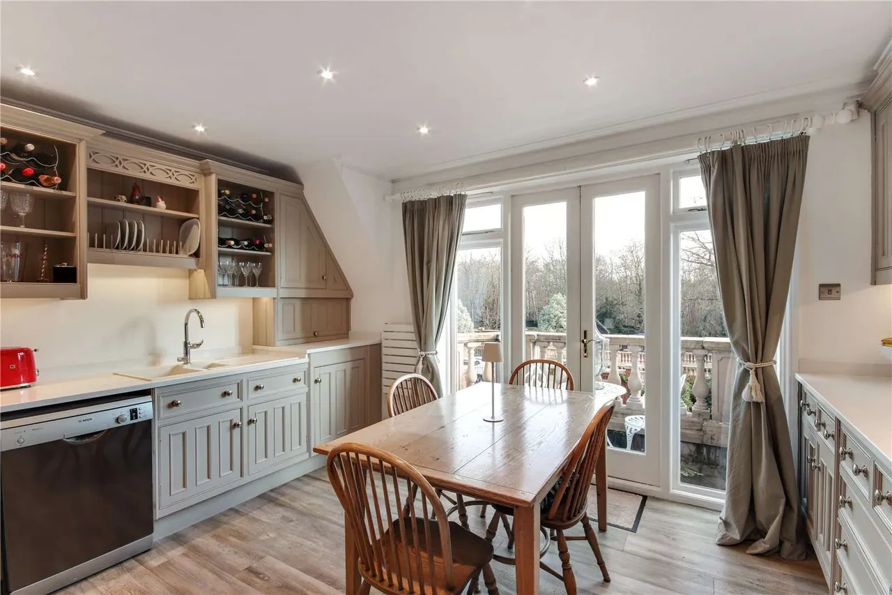 Springwood Hall, Springwood Park, Tonbridge, Kent, TN11 9LZ, photo 3