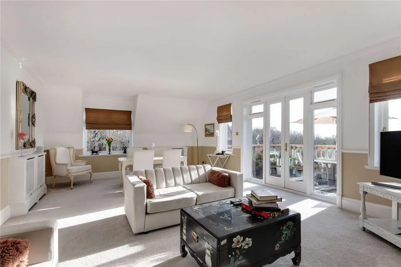 Springwood Hall, Springwood Park, Tonbridge, Kent, TN11 9LZ, photo 9