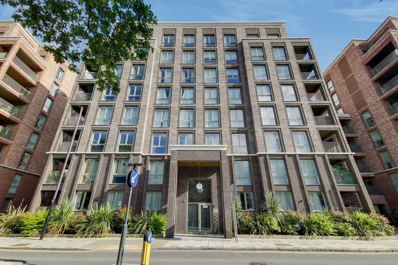 2 bed flat for sale — Flat 25, Wallace House, Gayton Road, Harrow