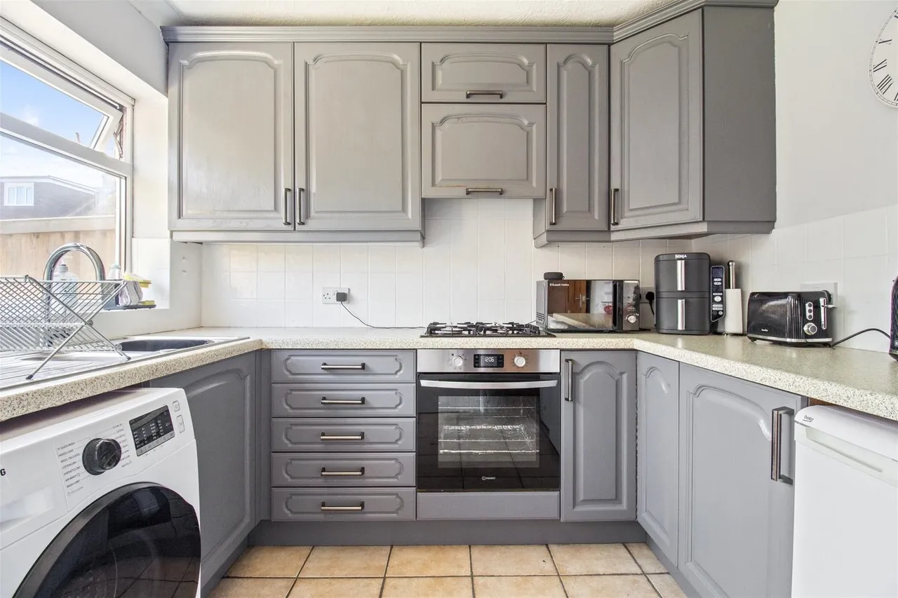 Grenville Avenue, Goring-By-Sea, Worthing, photo 6