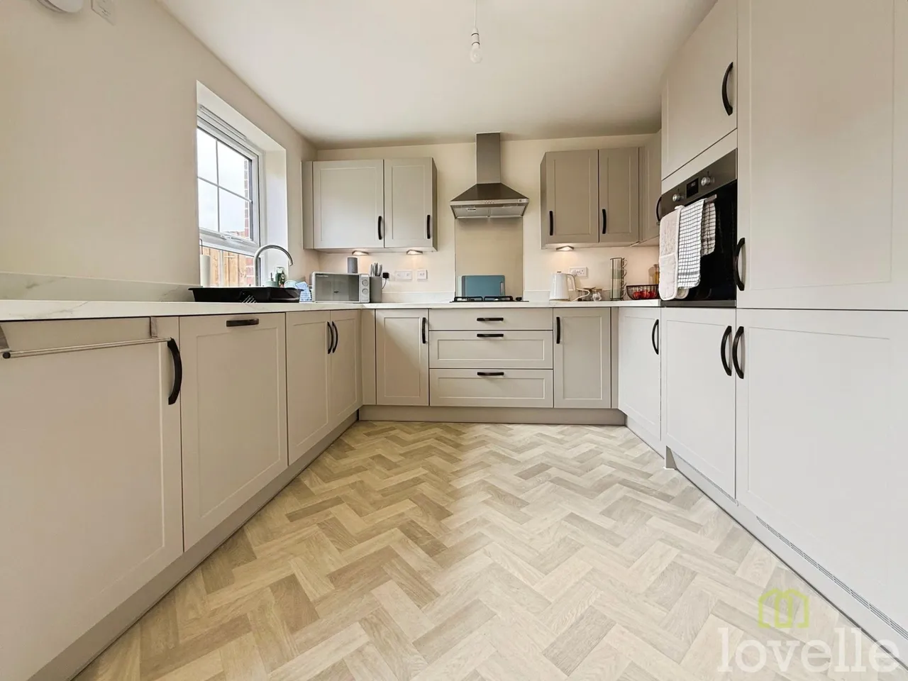 Petunia Way, Witham St. Hughs, LN6, photo 2