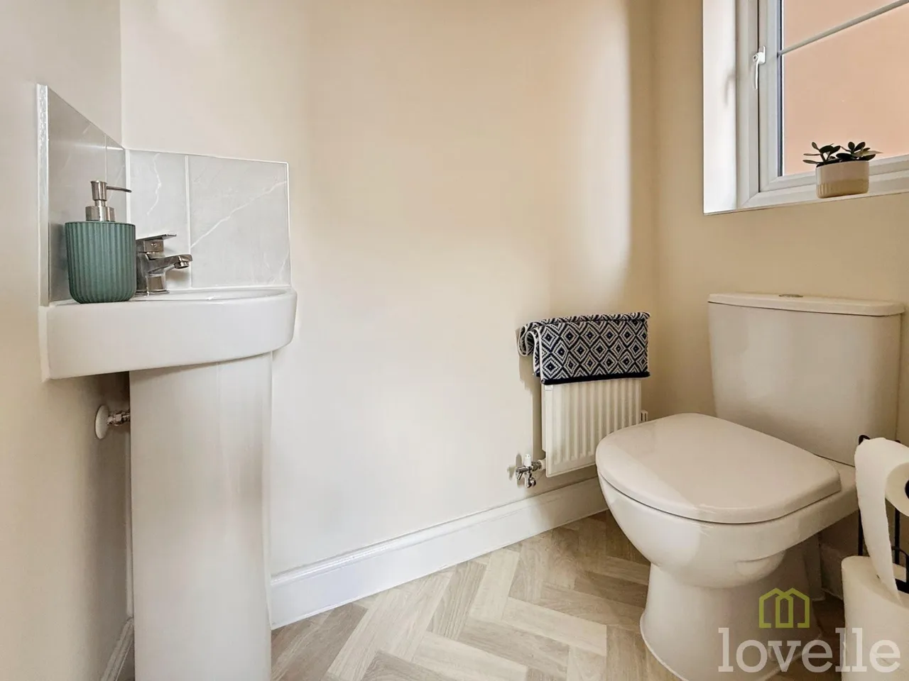 Petunia Way, Witham St. Hughs, LN6, photo 9