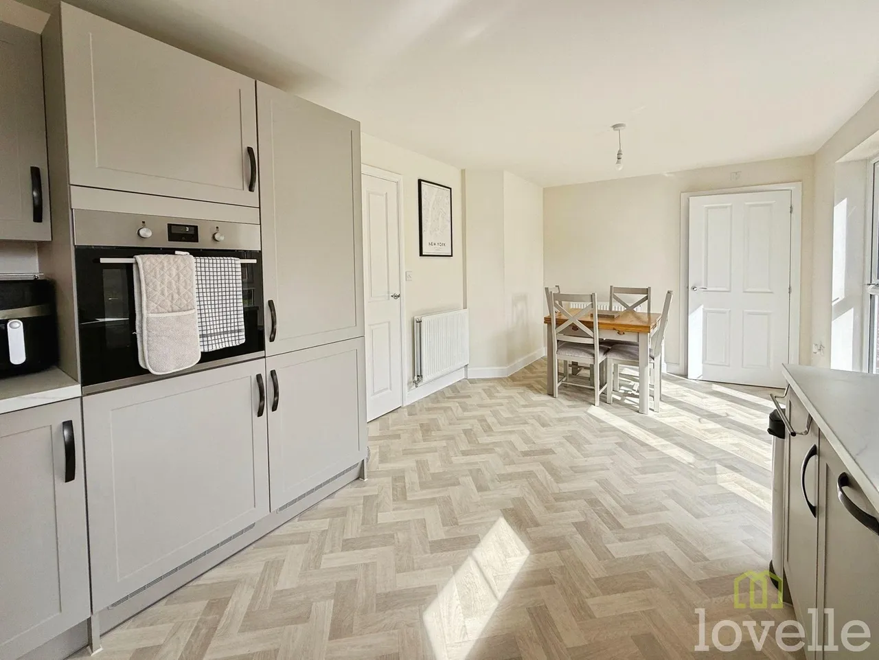 Petunia Way, Witham St. Hughs, LN6, photo 5