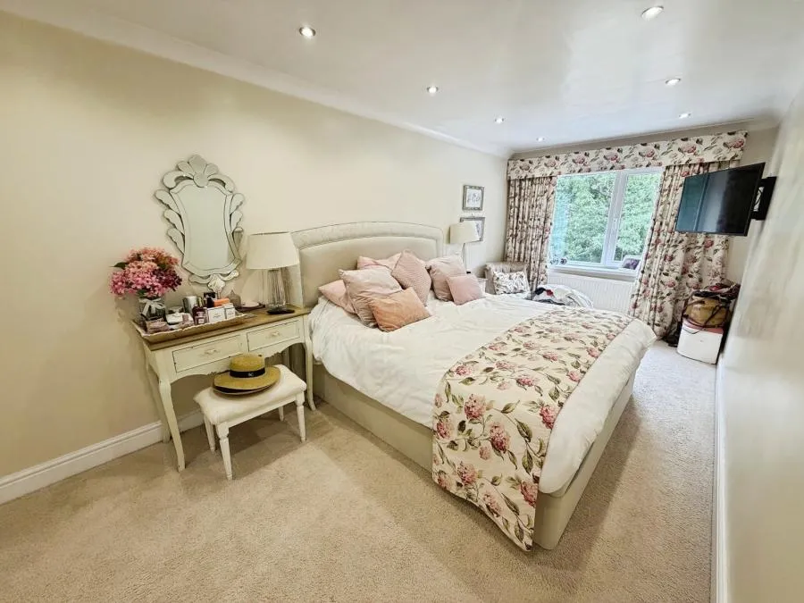 Gwernrhuddi Road, Cardiff, CF23, photo 19
