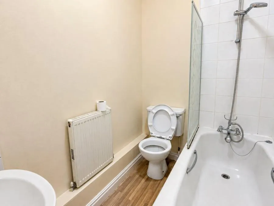 Clarence Road, East Cowes, PO32, photo 7