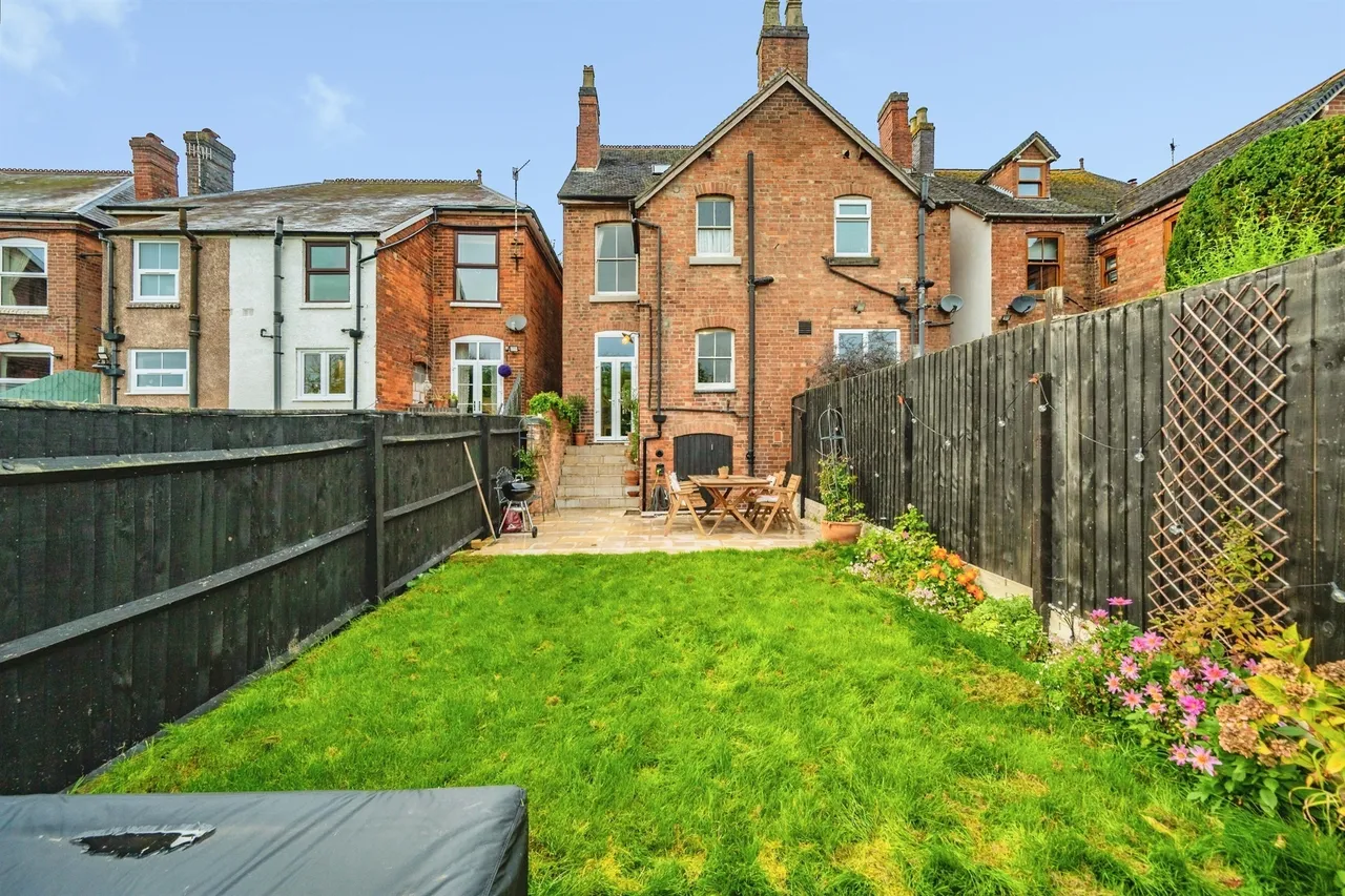 Mayfield Road, Ashbourne, DE6, photo 3