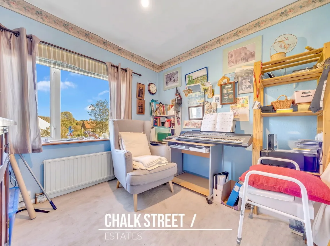 Amersham Road, Romford, RM3, photo 16