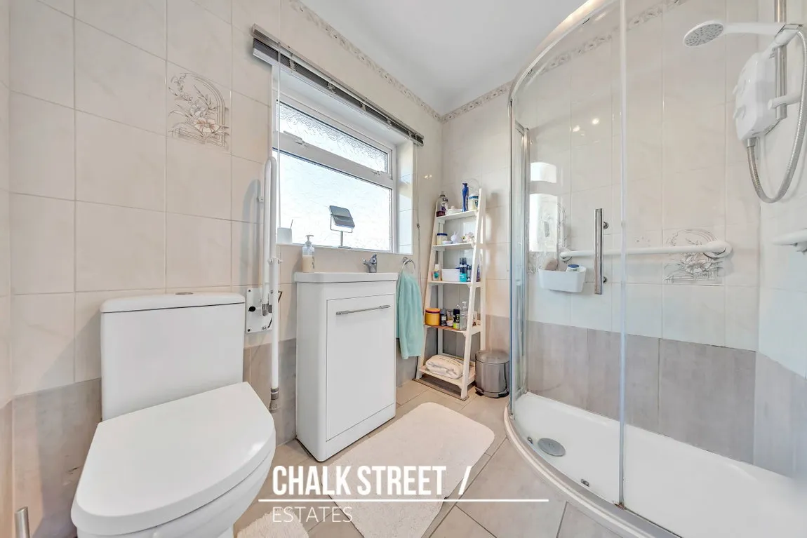 Amersham Road, Romford, RM3, photo 18