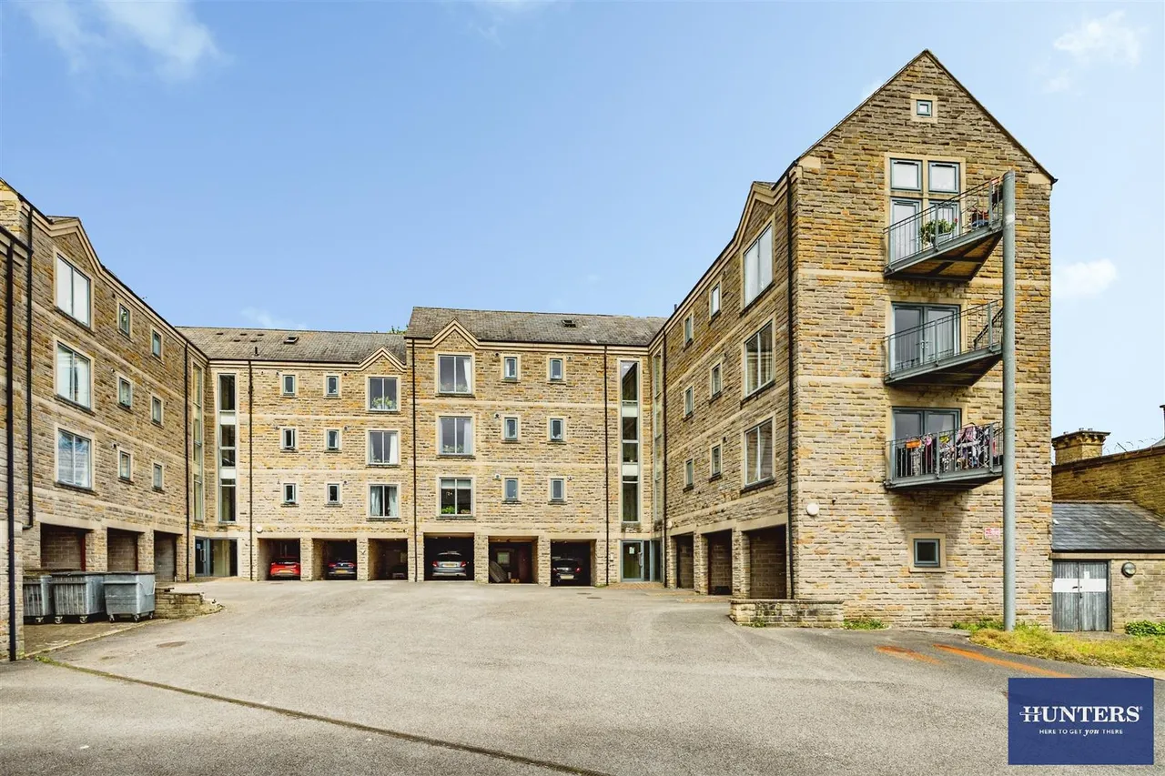 3 bed house for sale — North Park, King Cross Street, Halifax, HX1 2HH