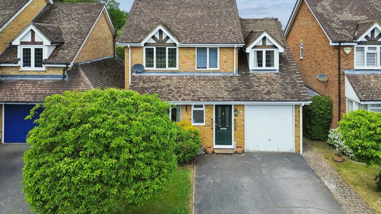 Brackenwood, Naphill, HP14, photo 26