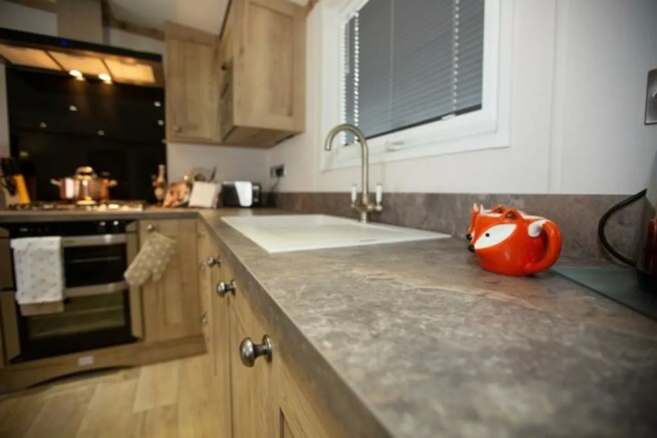 Sandy Balls, Fordingbridge, SP6, photo 6