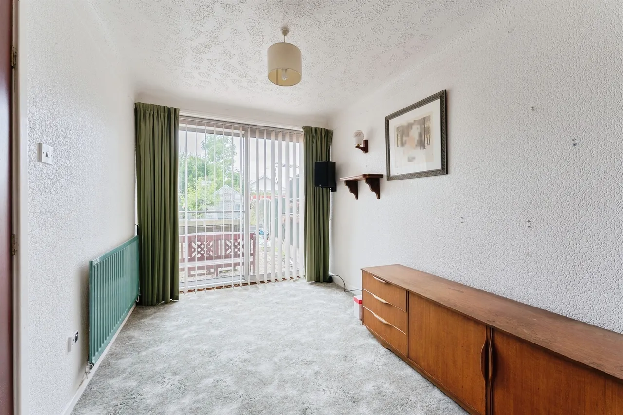 Hillfield Road, Little Sutton, CH66, photo 12