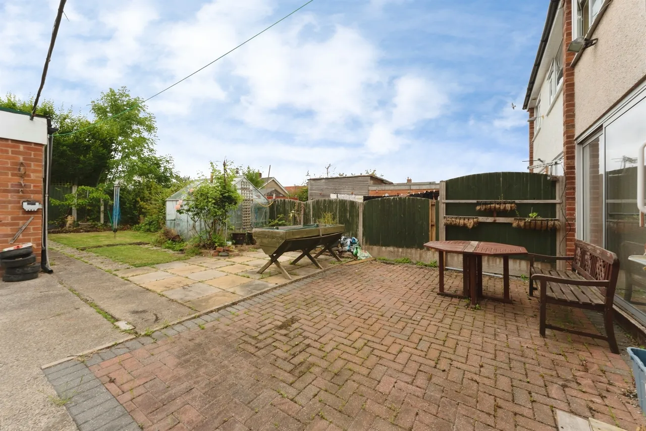 Hillfield Road, Little Sutton, CH66, photo 17