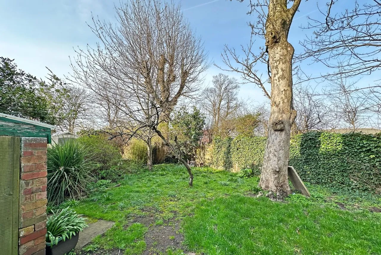 Langham Grove, Timperley, Cheshire WA15 6DY, photo 5