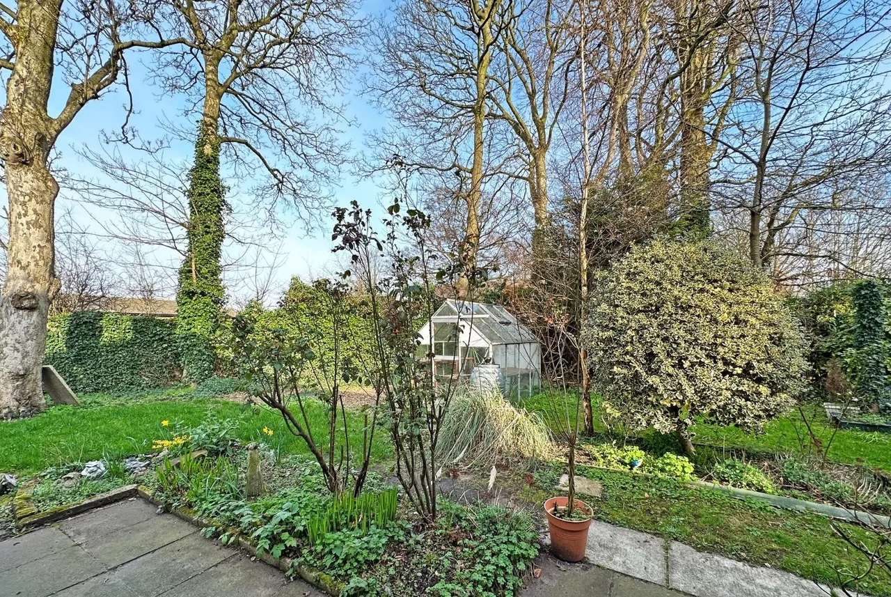 Langham Grove, Timperley, Cheshire WA15 6DY, photo 24