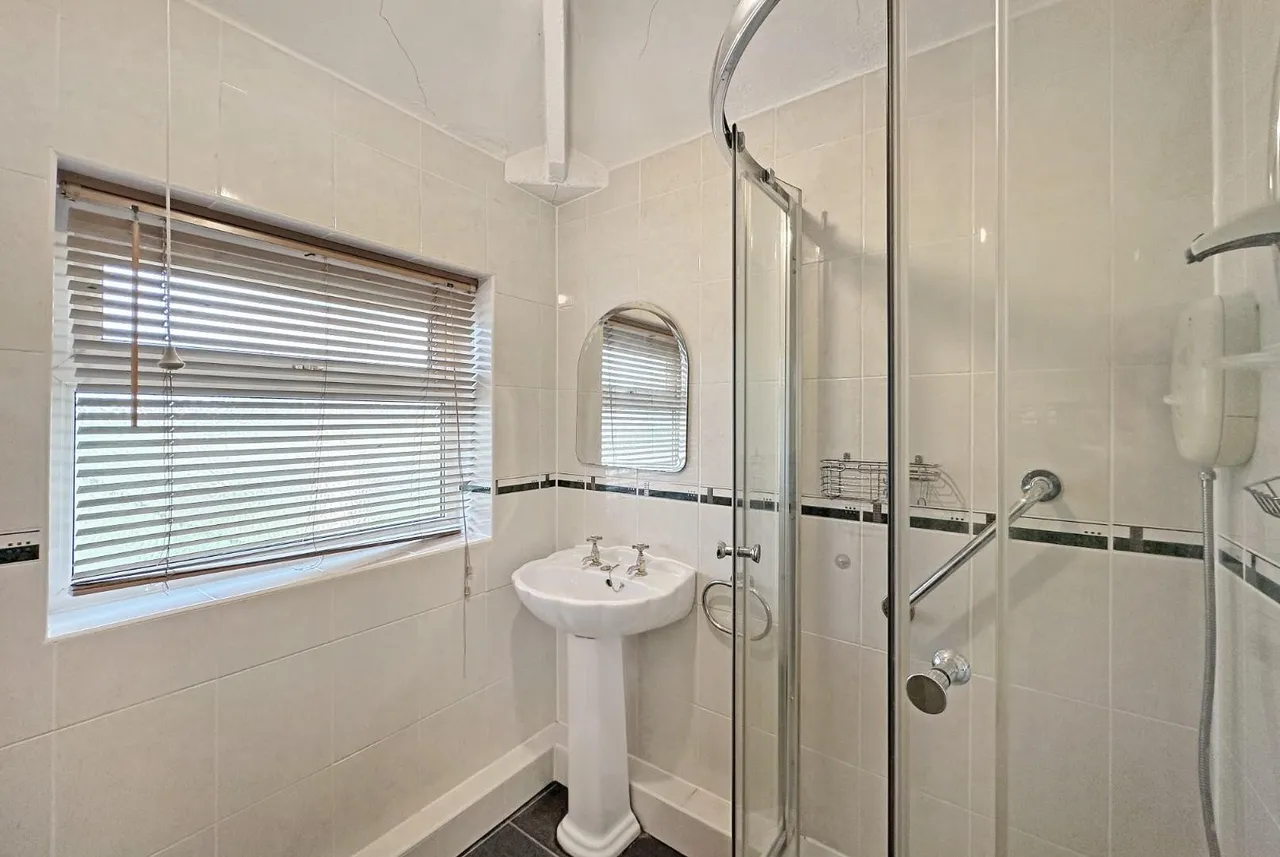 Langham Grove, Timperley, Cheshire WA15 6DY, photo 14
