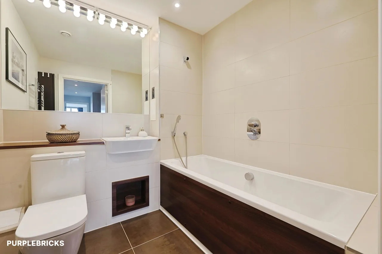 Bollo Bridge Road, London, W3, photo 22