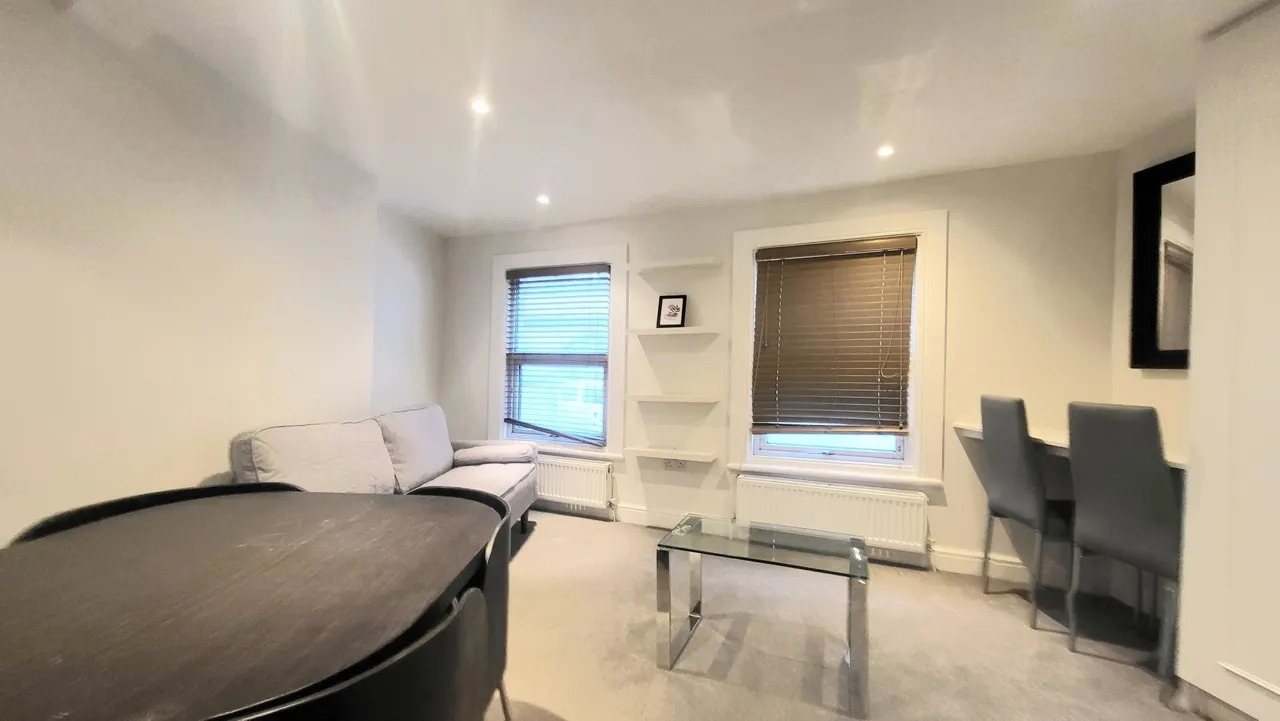 1 bed flat to rent, Bear Street, London, WC2H