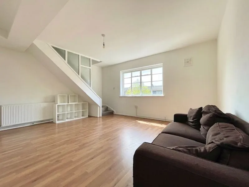Hendre Road, London SE1 5NF, photo 2