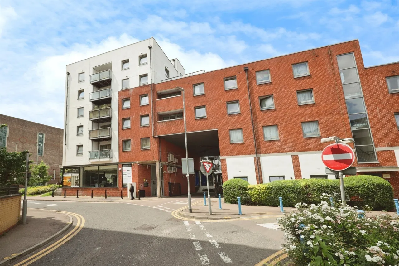 Loates Lane, Watford, WD17, photo 14