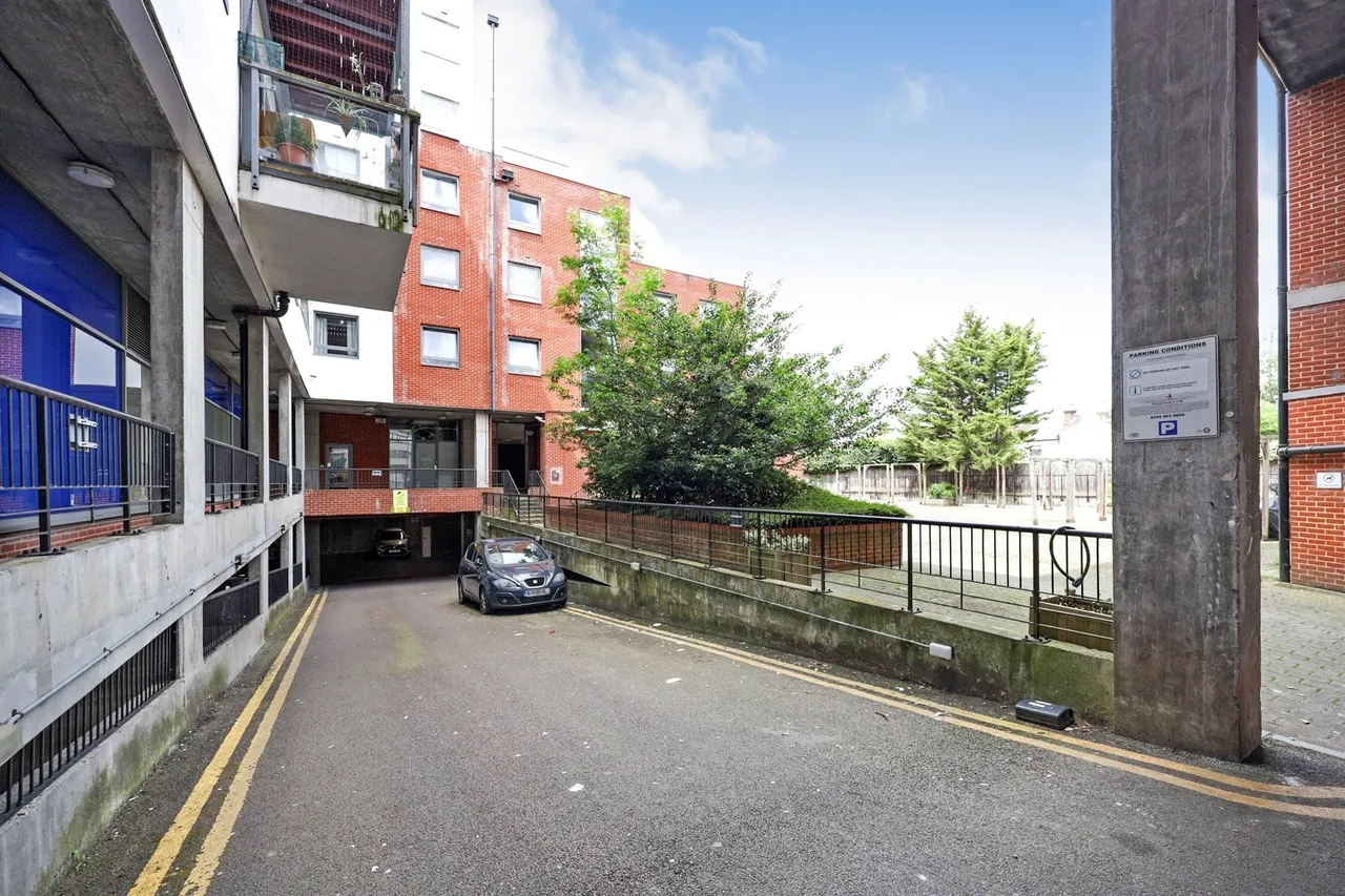 Loates Lane, Watford, WD17, photo 15