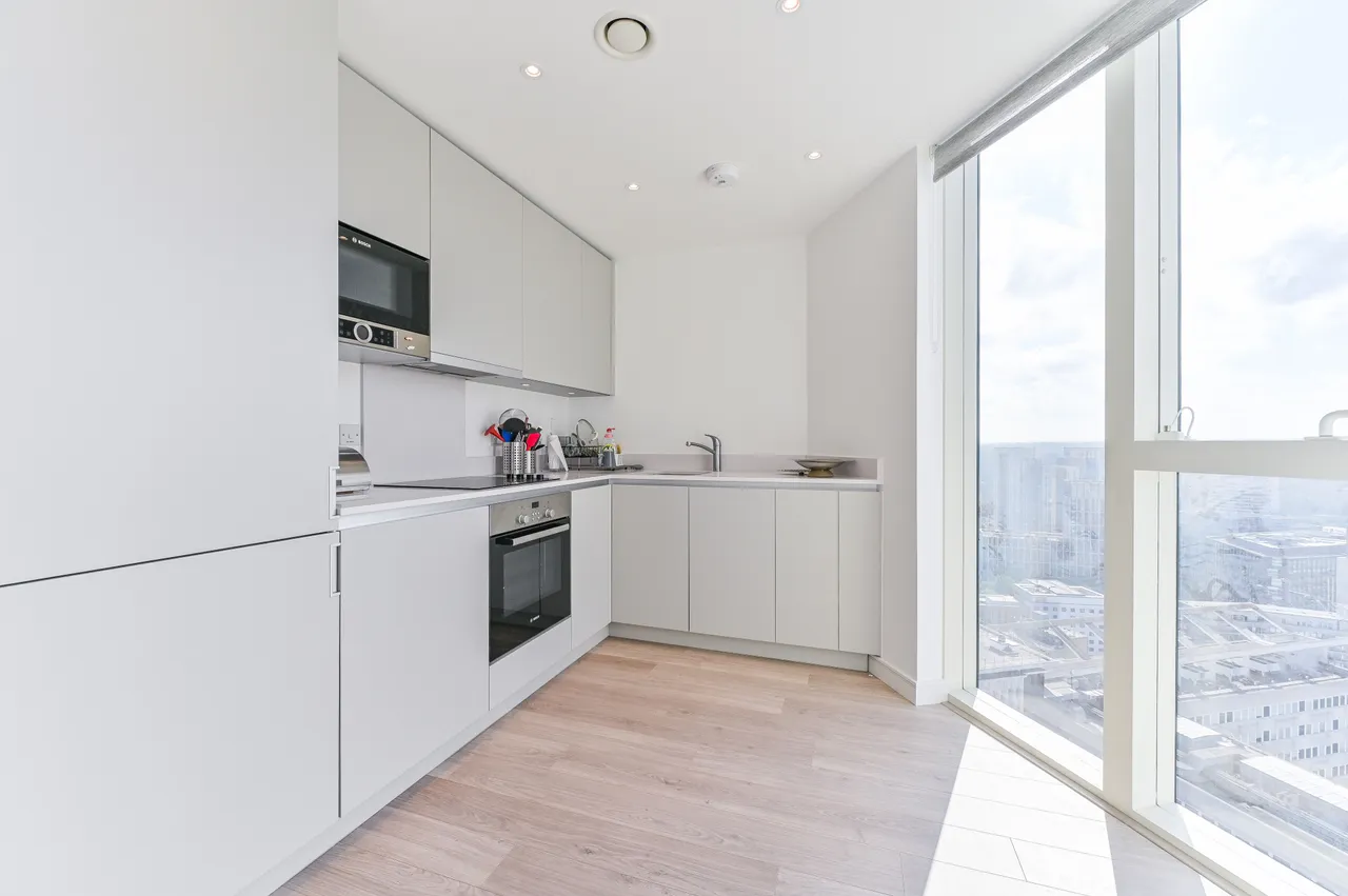 Flat 344, Pinnacle Apartments, 11 Saffron Central Square, Croydon, photo 12