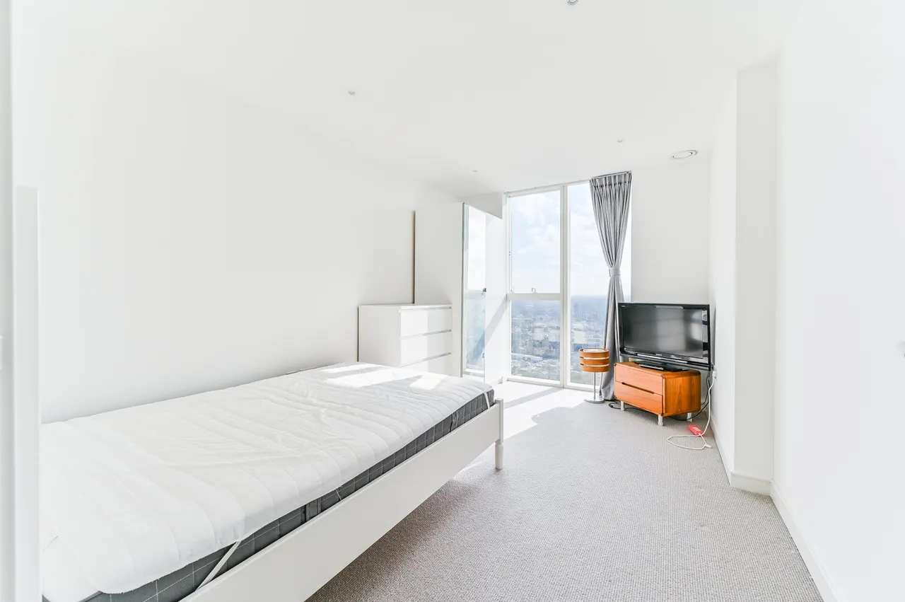 Flat 344, Pinnacle Apartments, 11 Saffron Central Square, Croydon, photo 8