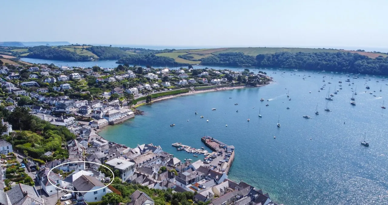 Chapel Terrace, St. Mawes, TR2, photo 3