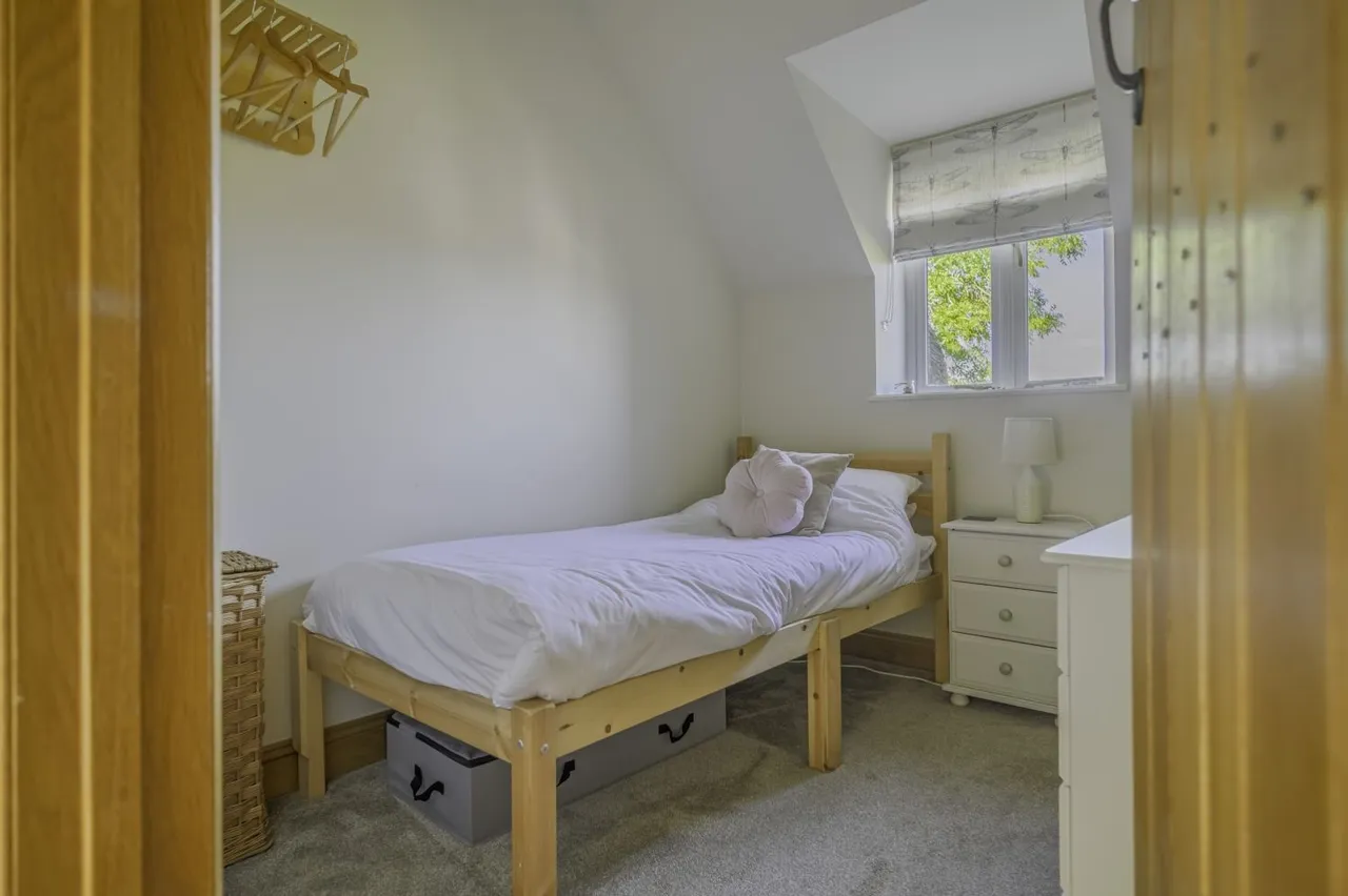 Mill Village, Lower Mill Estate, GL7, photo 16