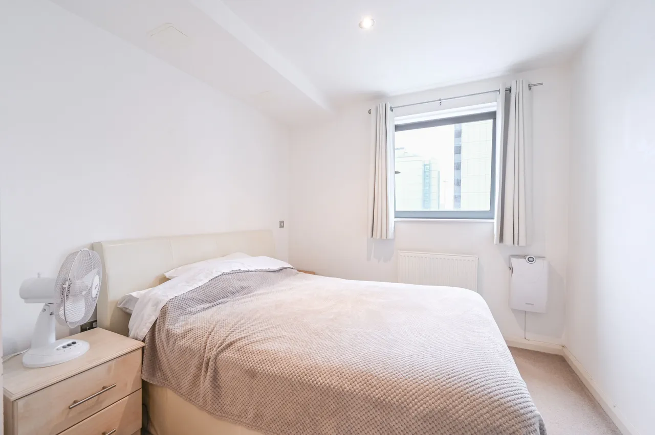 London, E14, photo 3