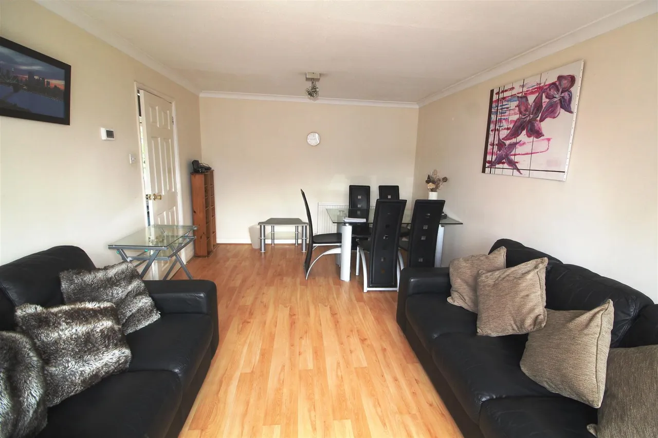 Greenacre Court, Englefield Green, Surrey, TW20 0RF, photo 8