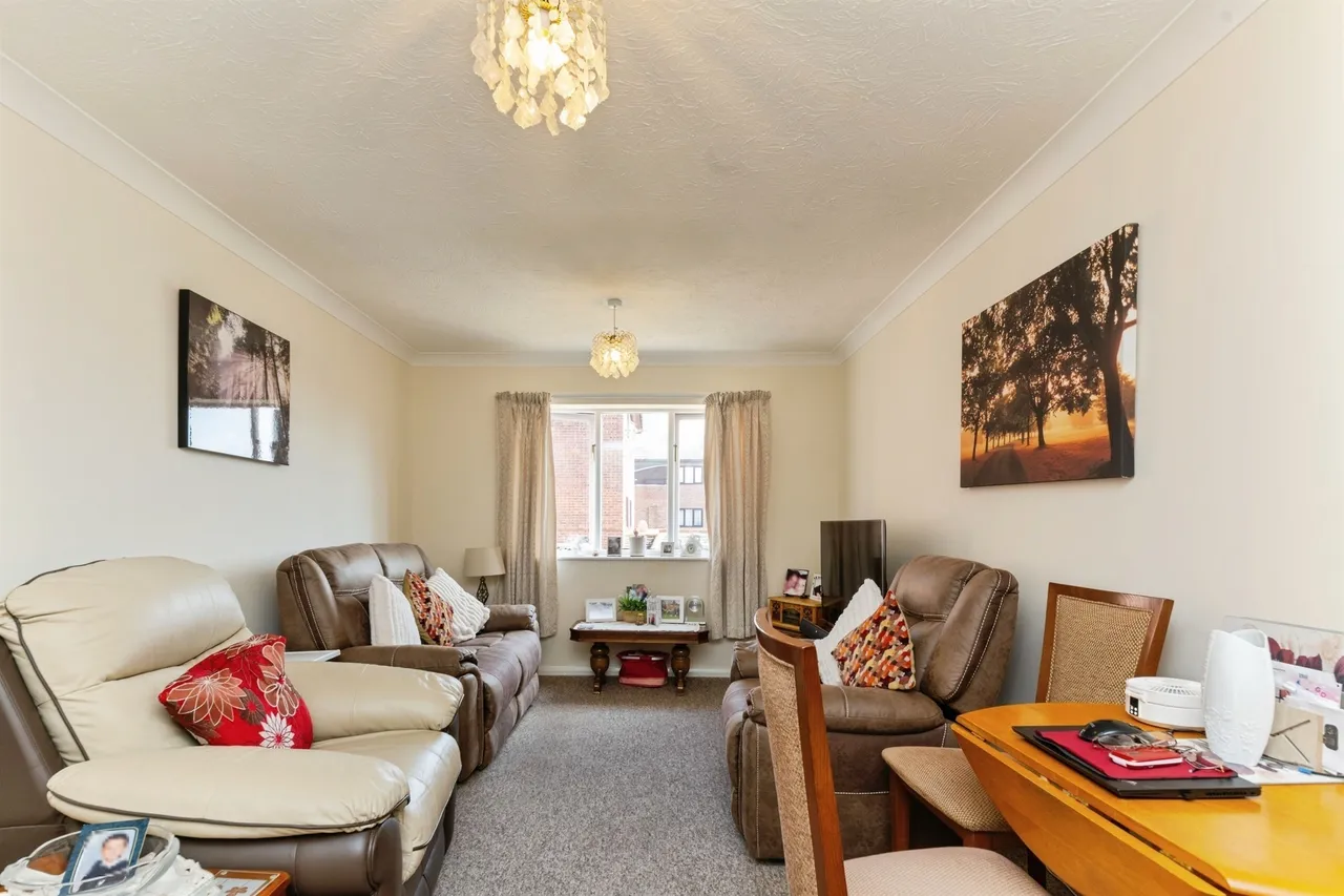 Castle Road, Clacton-On-Sea, CO15, photo 2