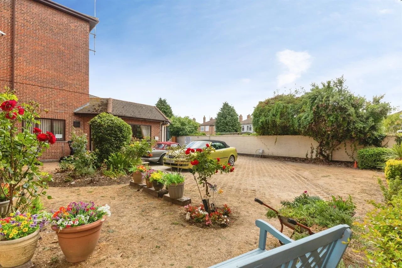 Castle Road, Clacton-On-Sea, CO15, photo 9